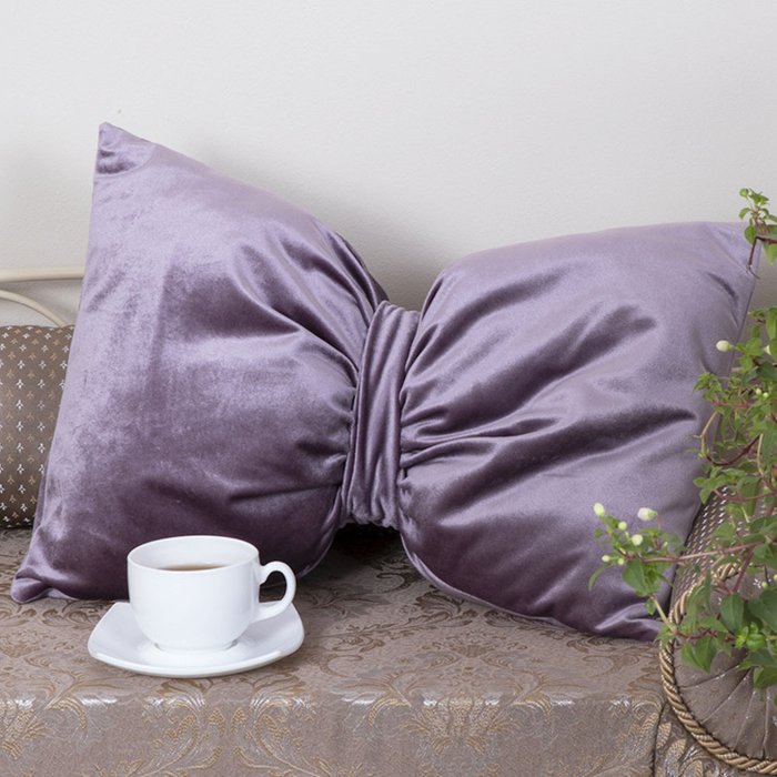 Подушка декоративная Бант лилового цвета - купить Декоративные подушки по цене 1423.0