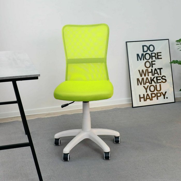 Кресло офисное Eva салатового цвета - лучшие Офисные кресла в INMYROOM