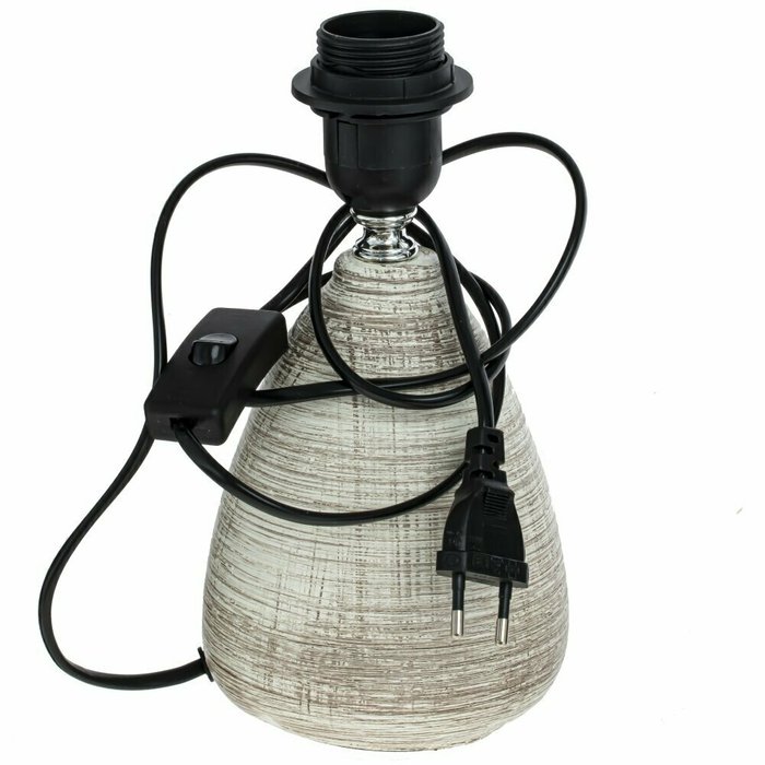 Настольная лампа с бежевым абажуром - купить Настольные лампы по цене 3260.0