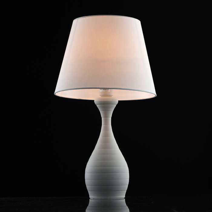 Настольная лампа Салон белого цвета - купить Настольные лампы по цене 15250.0