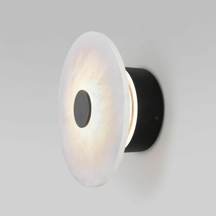 Светодиодный настенный светильник с мраморным рассеивателем 40340 LED черный Thasos - купить Бра и настенные светильники по цене 13900.0