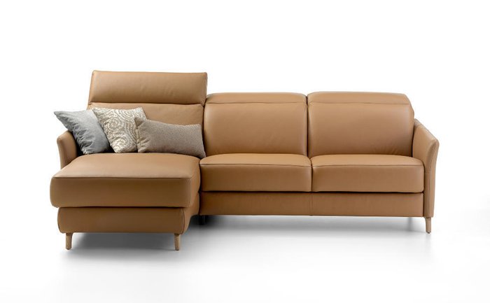 Угловой кожаный диван с кушеткой Minerva коричневого цвета