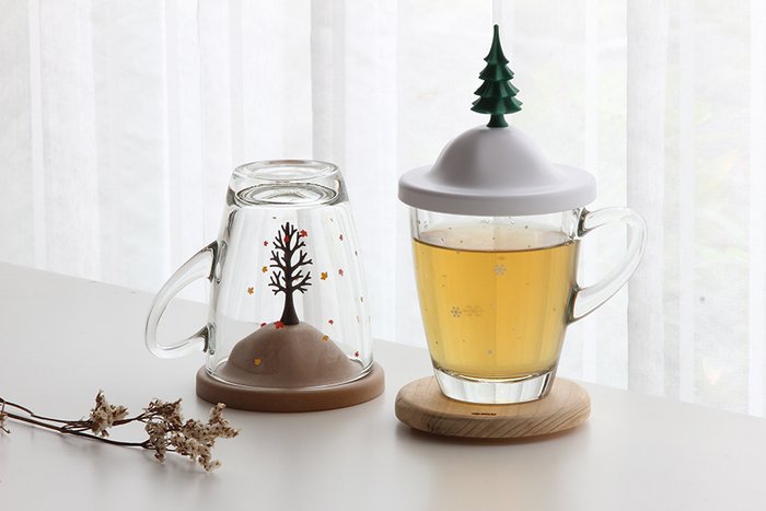 Чашка winter с белой крышкой - купить Для чая и кофе по цене 1350.0 Чашка winter с белой крышкой - купить Для чая и кофе по цене 1350.0