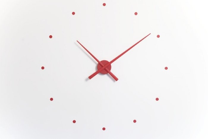 Настенные часы OJ Red из пластика красного цвета