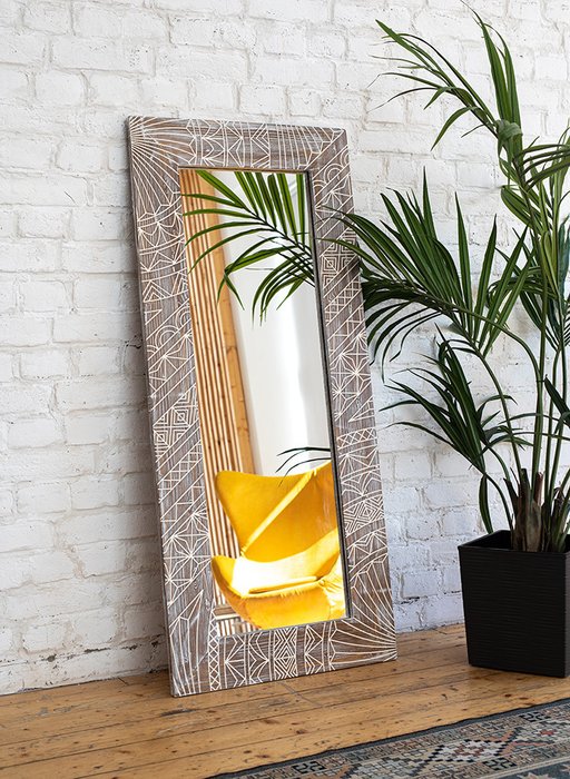 Настенное зеркало Onega Walnut 62x142 в раме из массива сосны - купить Настенные зеркала по цене 25900.0