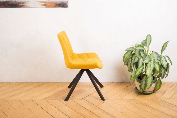 Стул Nembus желтого цвета с черными ножками - лучшие Обеденные стулья в INMYROOM