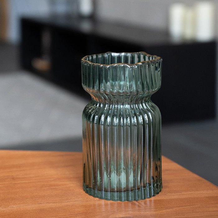 Декоративная ваза из рельефного стекла зеленого цвета - лучшие Вазы  в INMYROOM
