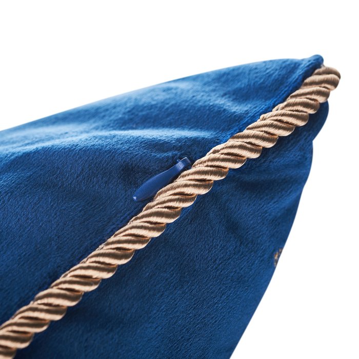 Декоративная подушка Zolotoy Roy 40х40 синего цвета - лучшие Декоративные подушки в INMYROOM