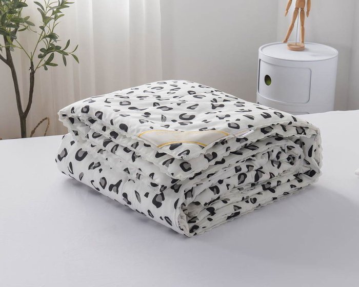 Одеяло Табио 200х220 черно-белого цвета - купить Одеяла по цене 8904.0