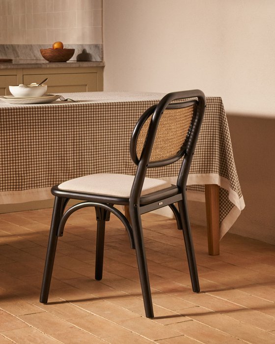 Стул Doriane черно-бежевого цвета - лучшие Обеденные стулья в INMYROOM
