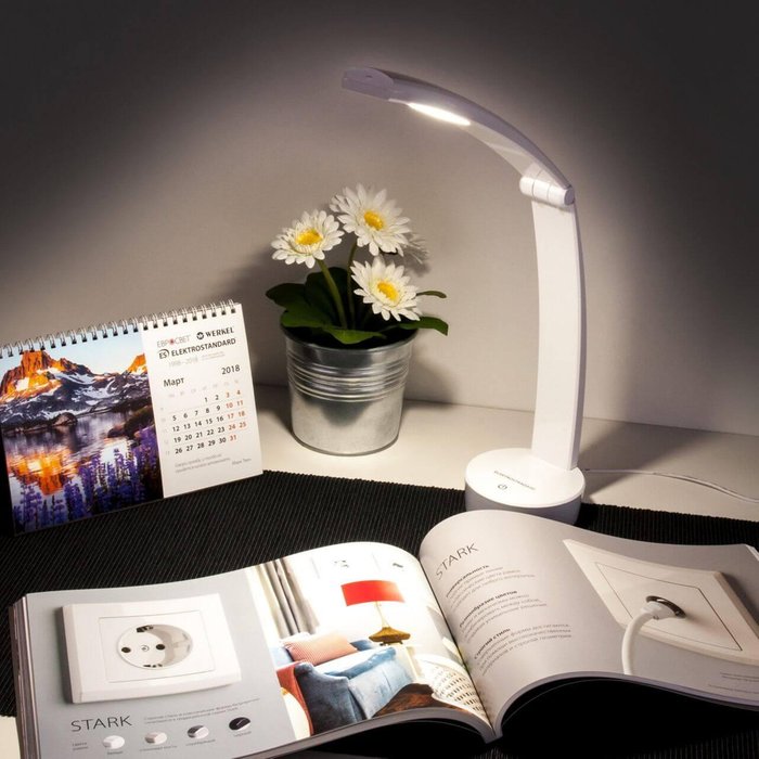 Настольная лампа Rizar белого цвета - купить Рабочие лампы по цене 2088.0