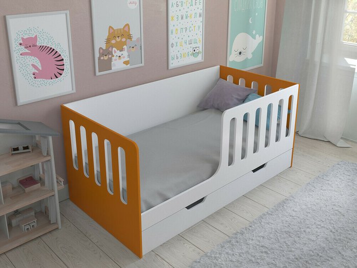 Кроватка Астра 12 80x160 бело-оранжевого цвета с выдвижным ящиком  - купить Одноярусные кроватки по цене 13200.0