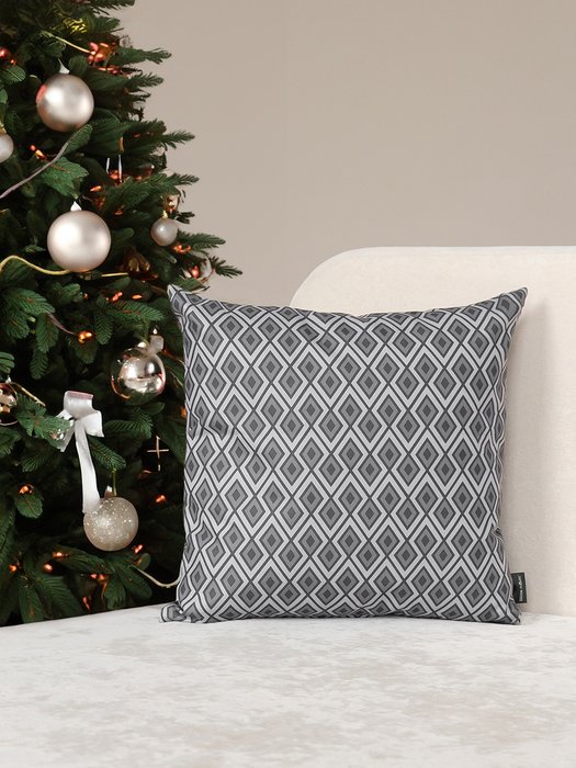 Декоративная подушка Lira 45х45 серого цвета - лучшие Декоративные подушки в INMYROOM