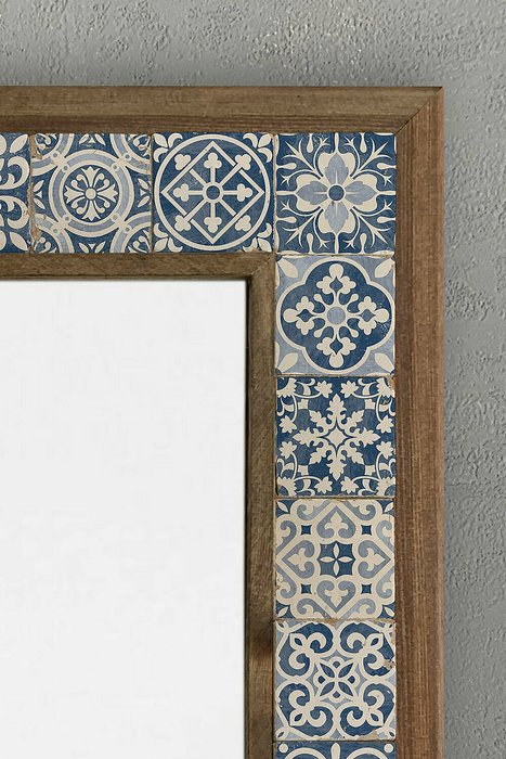 Настенное зеркало 43х63 с каменной мозаикой бело-синего цвета - лучшие Настенные зеркала в INMYROOM