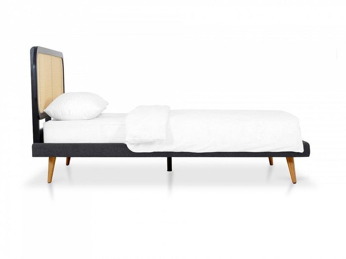 Кровать Male 160х200 серо-бежевого цвета - лучшие Кровати для спальни в INMYROOM