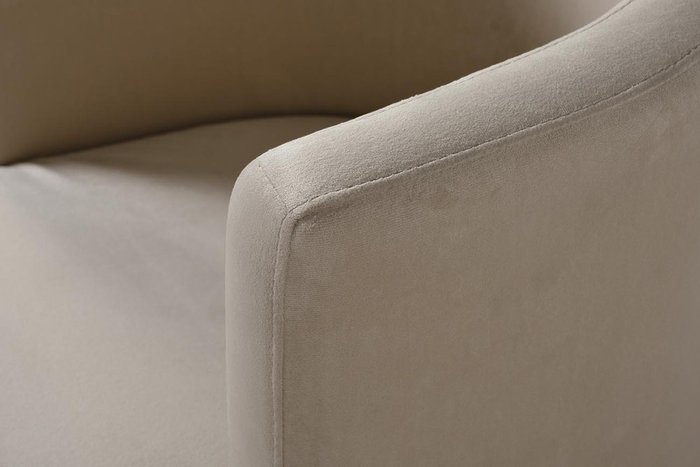 Стул светло-бежевого цвета на металлическом каркасе  - лучшие Обеденные стулья в INMYROOM