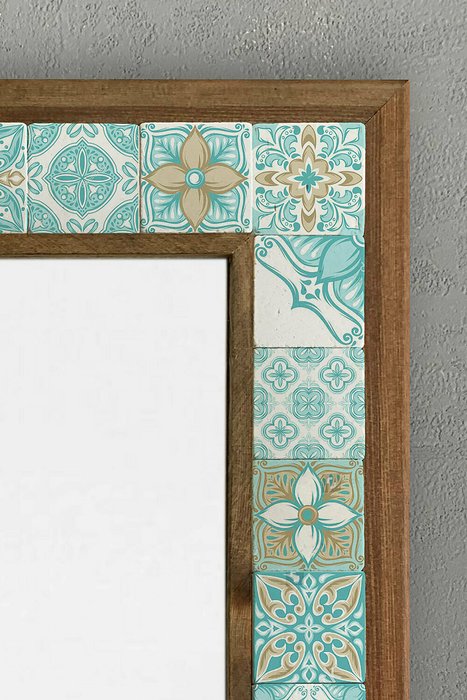 Настенное зеркало 43х63 с каменной мозаикой бирюзово-белого цвета - лучшие Настенные зеркала в INMYROOM