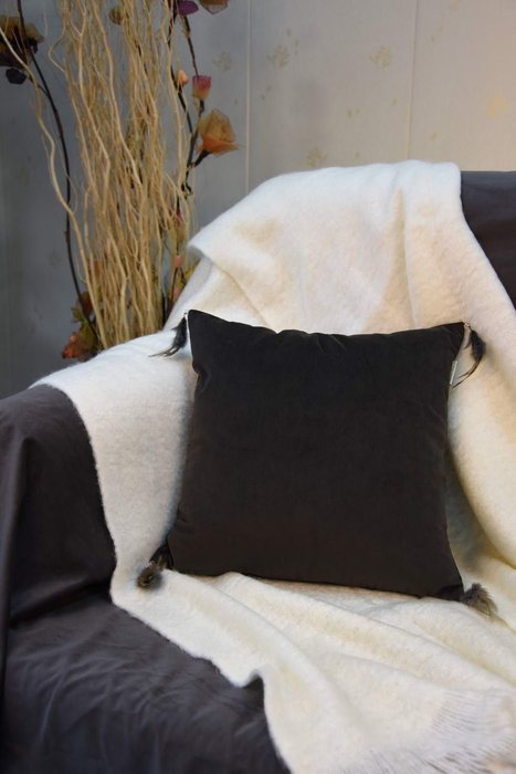 Наволочка Жасмин 45х45 антрацитового цвета - купить Чехлы для подушек по цене 749.0