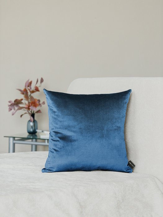 Декоративная подушка Monaco denim 45х45 синего цвета - лучшие Декоративные подушки в INMYROOM