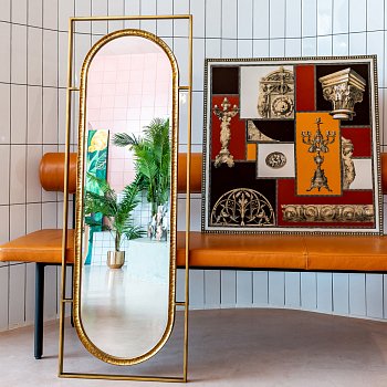 Настенное зеркало Аларкон золотого цвета - лучшие Настенные зеркала в INMYROOM