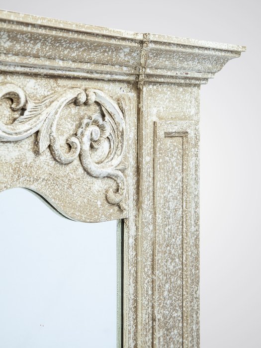 Зеркало в декорированной раме из дерева в классическом стиле  - купить Настенные зеркала по цене 88800.0