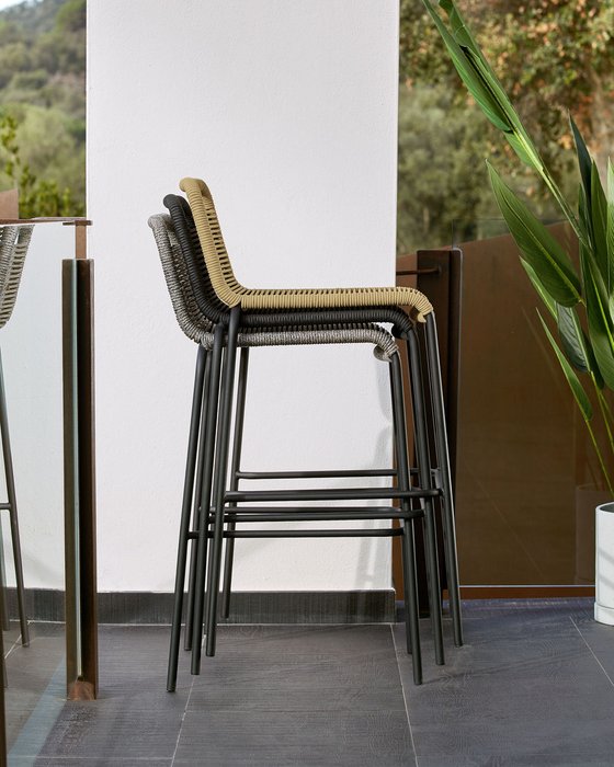Полубарный стул Glenville черного цвета - лучшие Барные стулья в INMYROOM