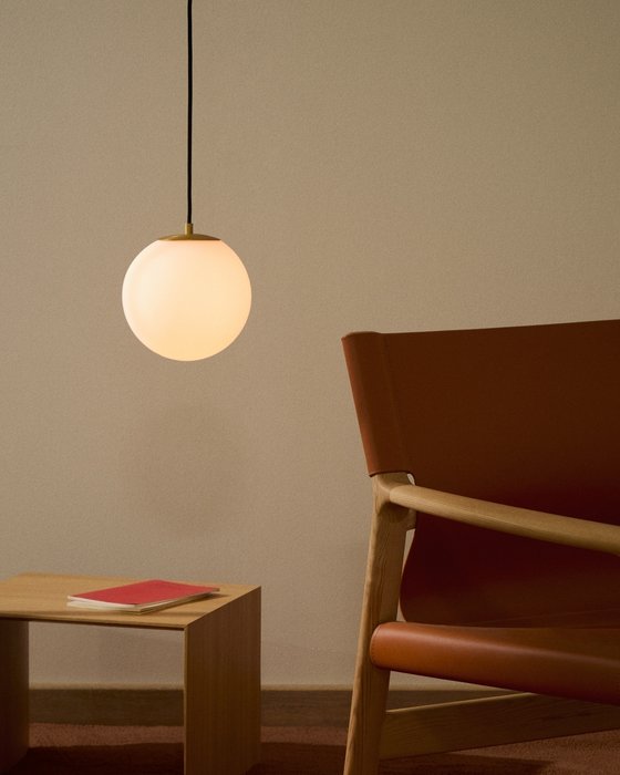 Подвесной светильник Brisia 15 из металла в латунной отделке со стеклянным плафоном  - лучшие Подвесные светильники в INMYROOM