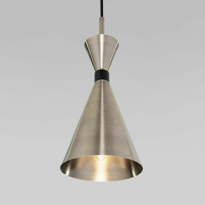 Подвесной светильник Glustin латунного цвета - лучшие Подвесные светильники в INMYROOM