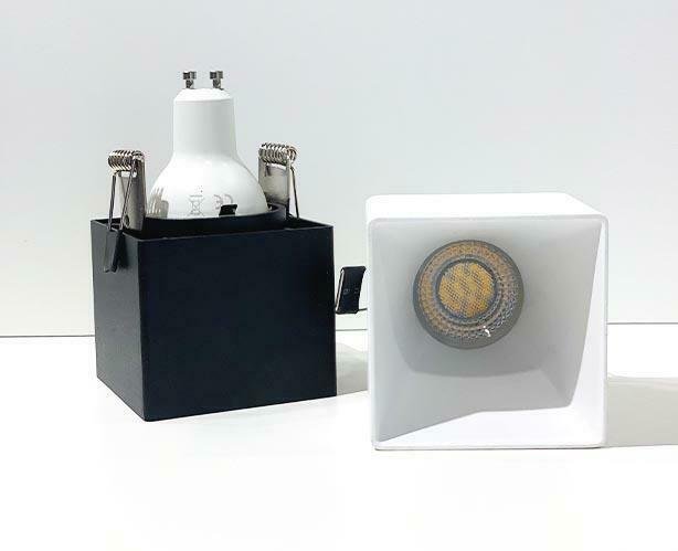 Встраиваемый светильник DL из металла белого цвета - купить Встраиваемые споты по цене 1530.0