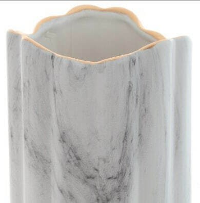 Фарфоровая ваза H24 бело-бежевого цвета - купить Вазы  по цене 3578.0
