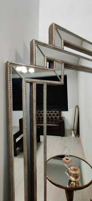 Настенное зеркало Caseus 70x110 в раме серебряного цвета - лучшие Настенные зеркала в INMYROOM