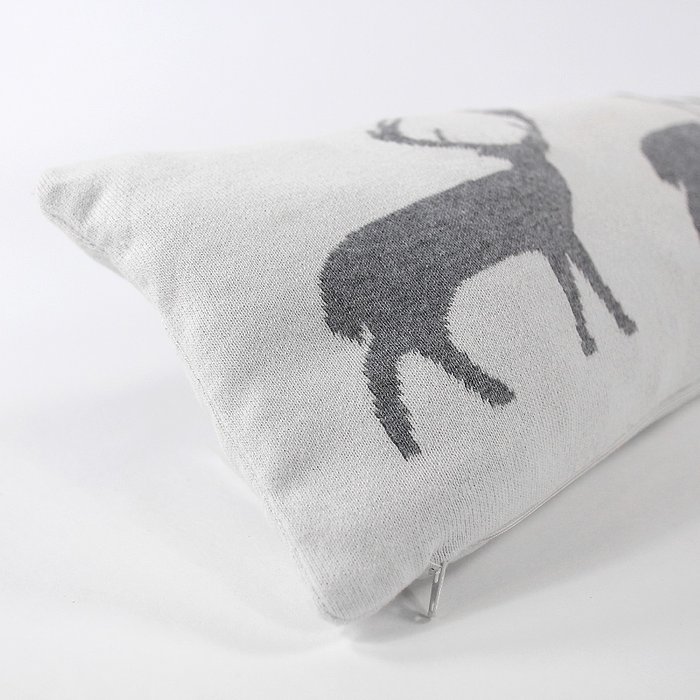 Подушка-валик с орнаментом deer из хлопка - лучшие Декоративные подушки в INMYROOM