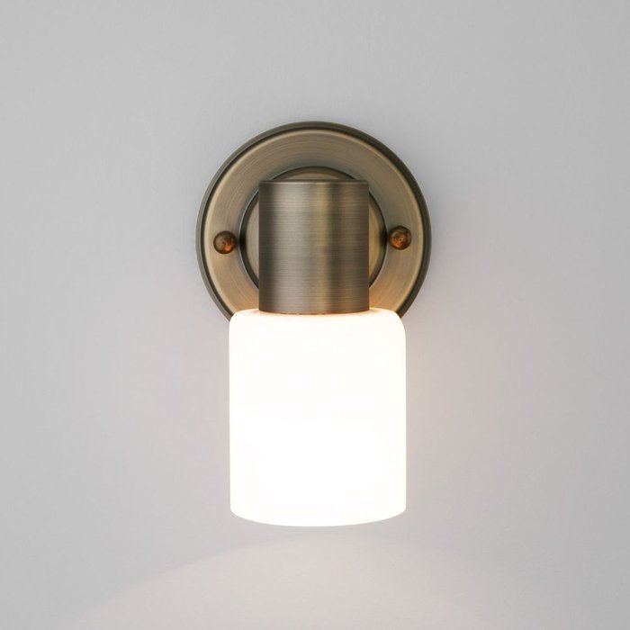 Настенный светильник Corso с белым плафоном - лучшие Бра и настенные светильники в INMYROOM