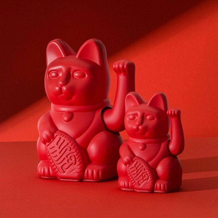Декоративная фигурка-статуэтка Lucky Cat Mini красного цвета - лучшие Фигуры и статуэтки в INMYROOM