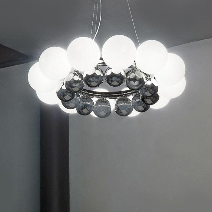 Подвесной светильник Vistosi PEARLS из муранского стекла белого и черного цвета