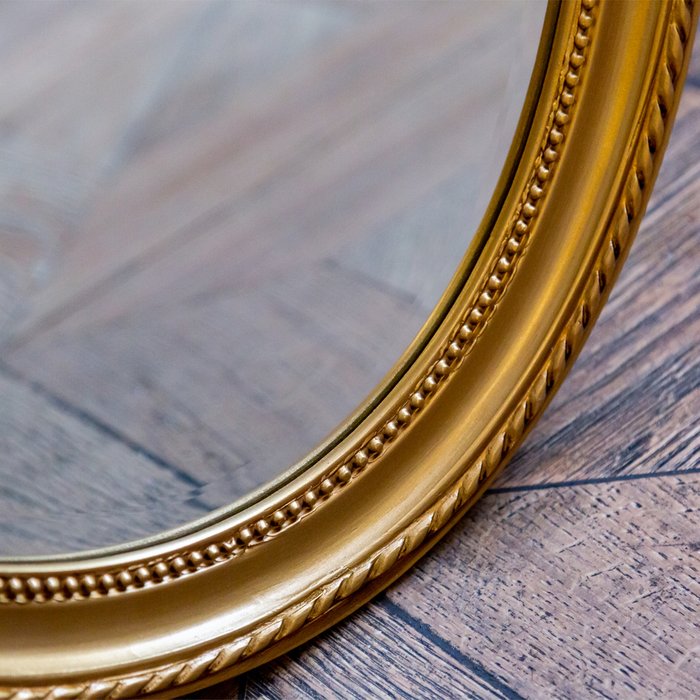 Зеркало настенное Полин в раме золотого цвета с эффектом патины  - лучшие Настенные зеркала в INMYROOM