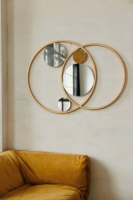 Настенное зеркало Kascad золотого цвета - купить Настенные зеркала по цене 37000.0