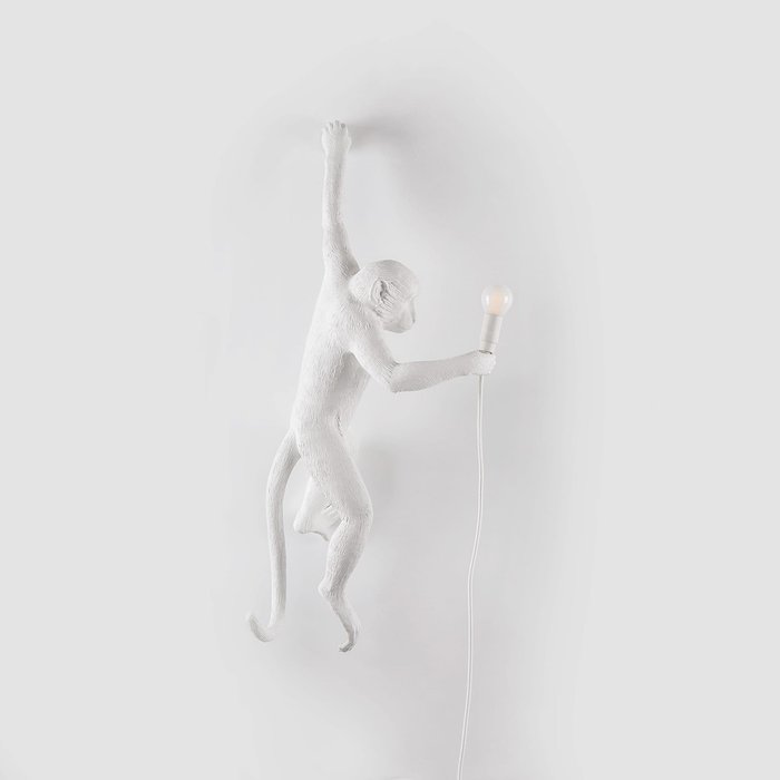 Настенный светильник SelettI Monkey из смолы белого цвет - лучшие Бра и настенные светильники в INMYROOM