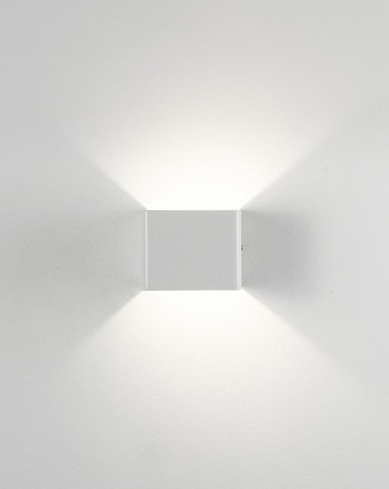 Светодиодный настенный светильник Slim белого цвета - лучшие Бра и настенные светильники в INMYROOM