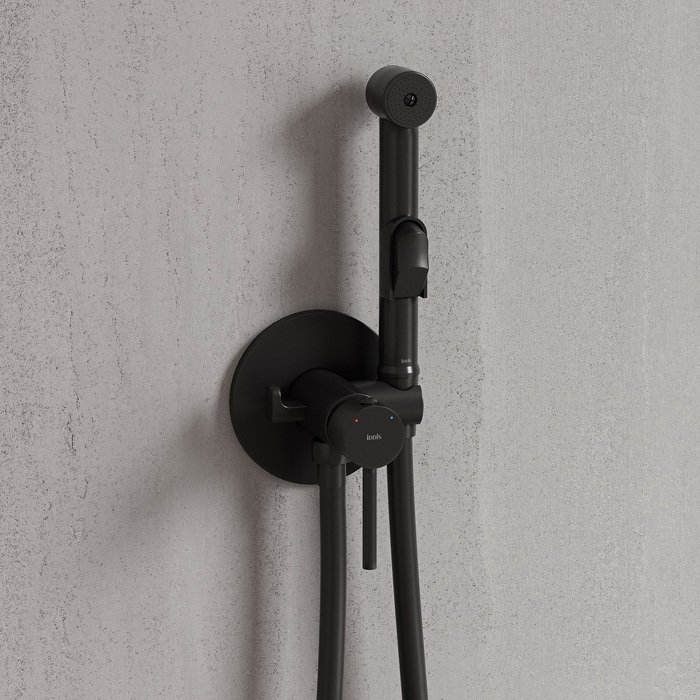 Встраиваемый смеситель IDDIS с гигиеническим душем черного цвета - купить Смесители для раковин по цене 11990