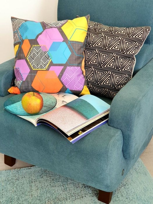 Декоративная подушка Geometry multi с геометрическим рисунком - купить Декоративные подушки по цене 649.0
