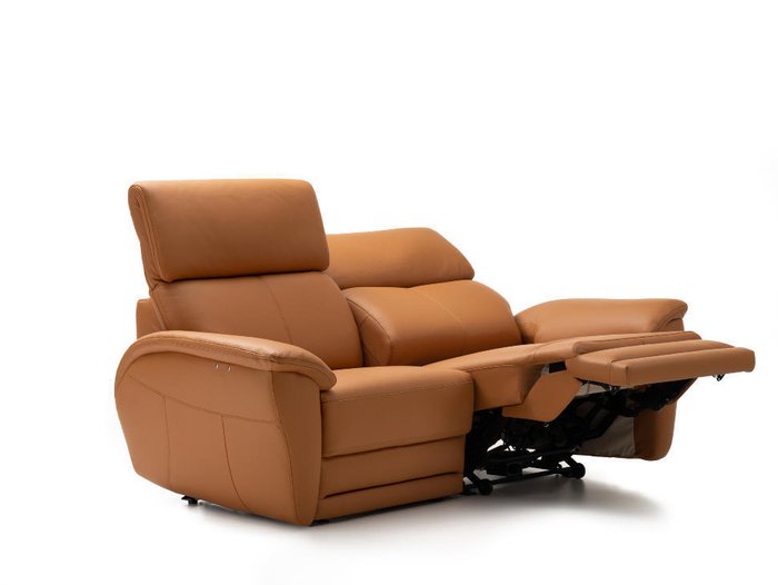 Прямой кожаный диван Valmer коричневого цвета - купить Прямые диваны по цене 292152.0