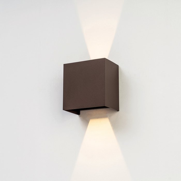 Уличный настенный светильник Davos коричневого цвета - лучшие Настенные уличные светильники в INMYROOM
