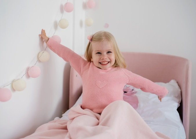 Кровать Kidi Soft 67х137 бело-розового цвета - лучшие Одноярусные кроватки в INMYROOM
