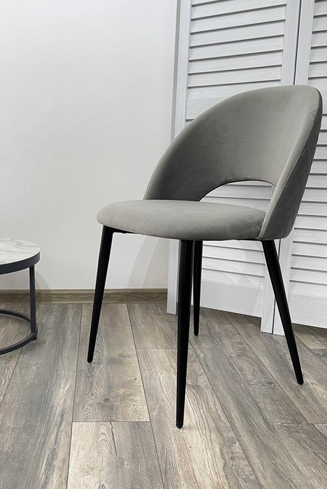Стул Mах светло-серого цвета - купить Обеденные стулья по цене 3750.0