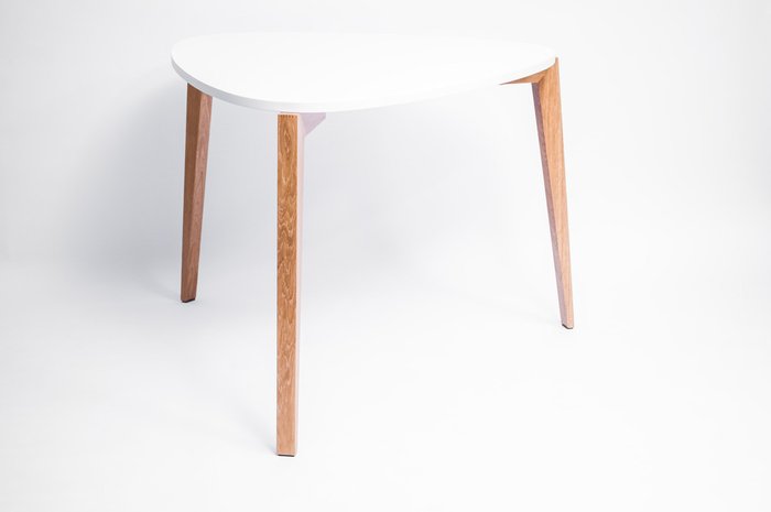Стол обеденный Triple бело-коричневого цвета - лучшие Обеденные столы в INMYROOM