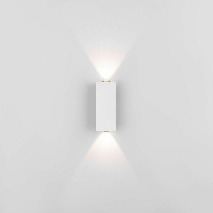 Настенный светодиодный светильник Petite LED 40110/LED белый - купить Бра и настенные светильники по цене 1790.0