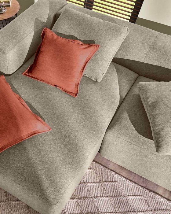 Подушка диванная Blok цвета слоновая кость - лучшие Декоративные подушки в INMYROOM