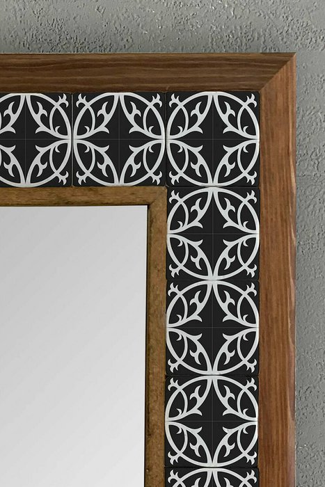 Настенное зеркало 43x43 с каменной мозаикой бело-черного цвета - купить Настенные зеркала по цене 16871.0