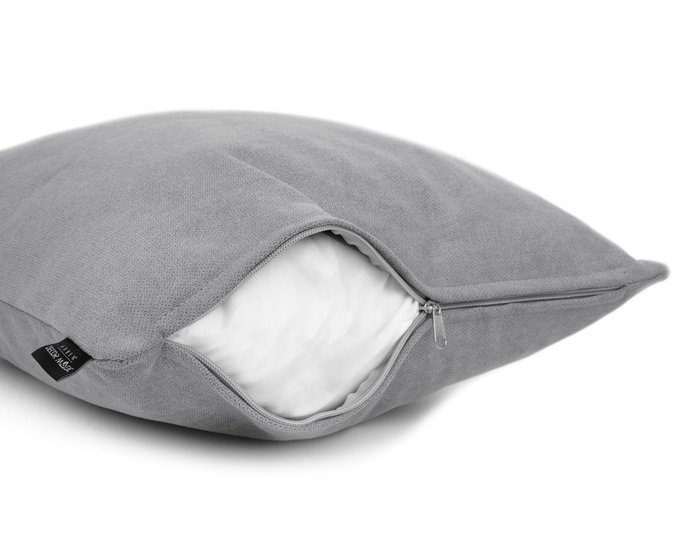 Декоративная подушка Antonio grey серого цвета - лучшие Декоративные подушки в INMYROOM